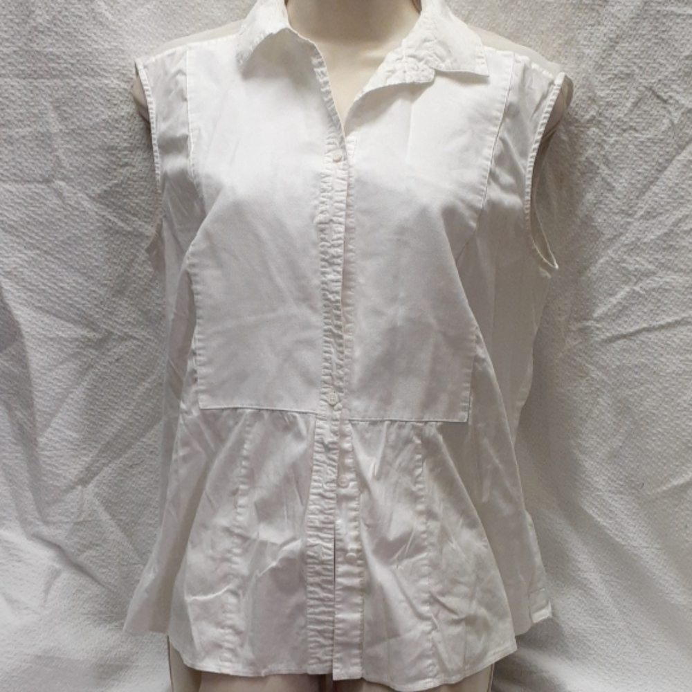 White sleeveless dress shirt
